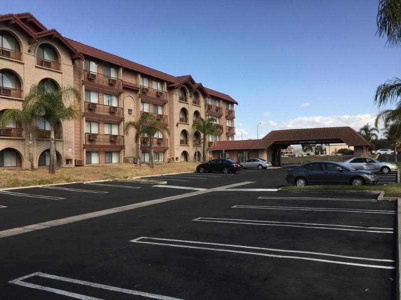 Lompoc Valley Inn & Suites photo 2