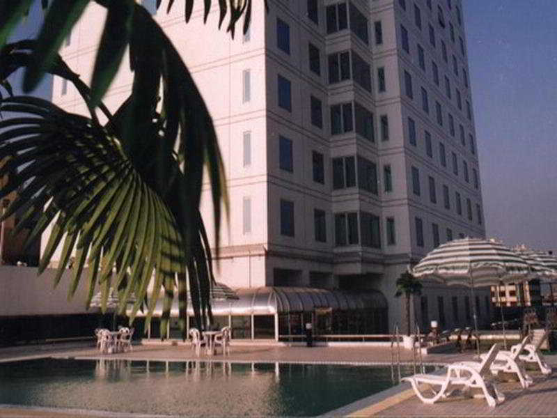 Grand Metropark Hotel