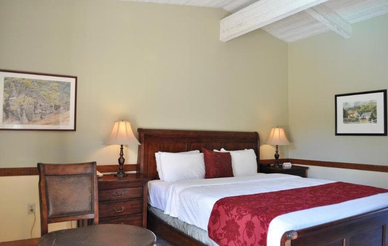 Carmel Valley Lodge photo 2