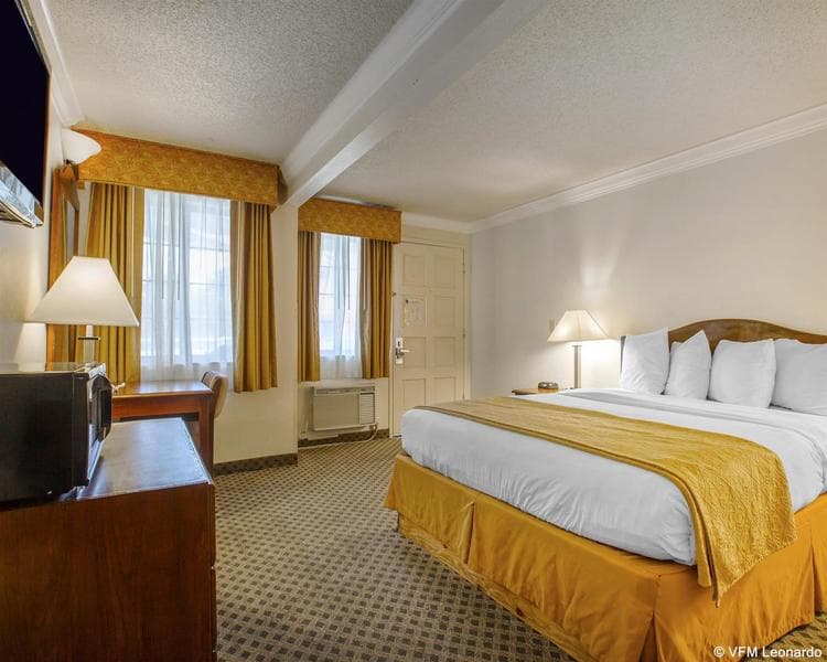 The Arbor Inn Monterey photo 5