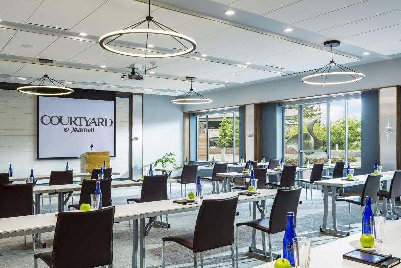 Courtyard Burlington Harbor photo 2