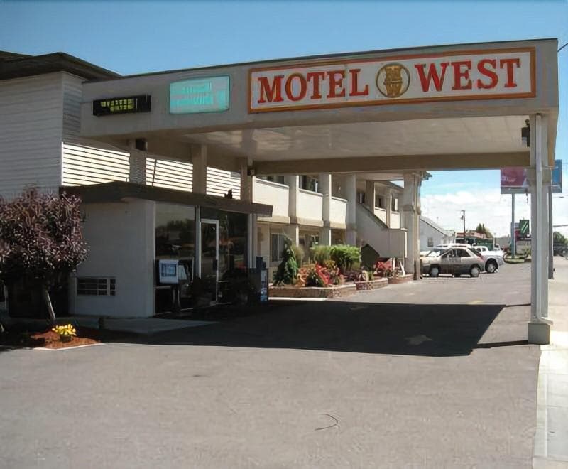 Motel West photo 2