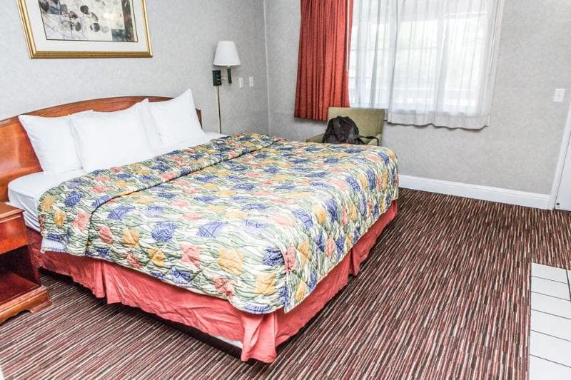 Pelican Inn Monterey photo 2