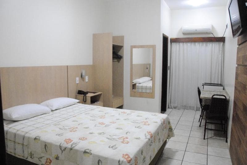 OYO Victoria Plaza Hotel photo 3