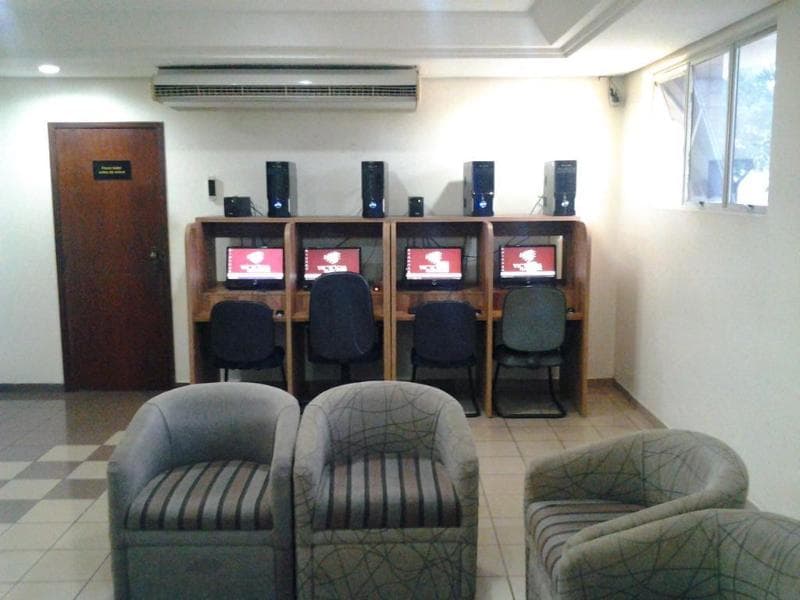 OYO Victoria Plaza Hotel photo 5